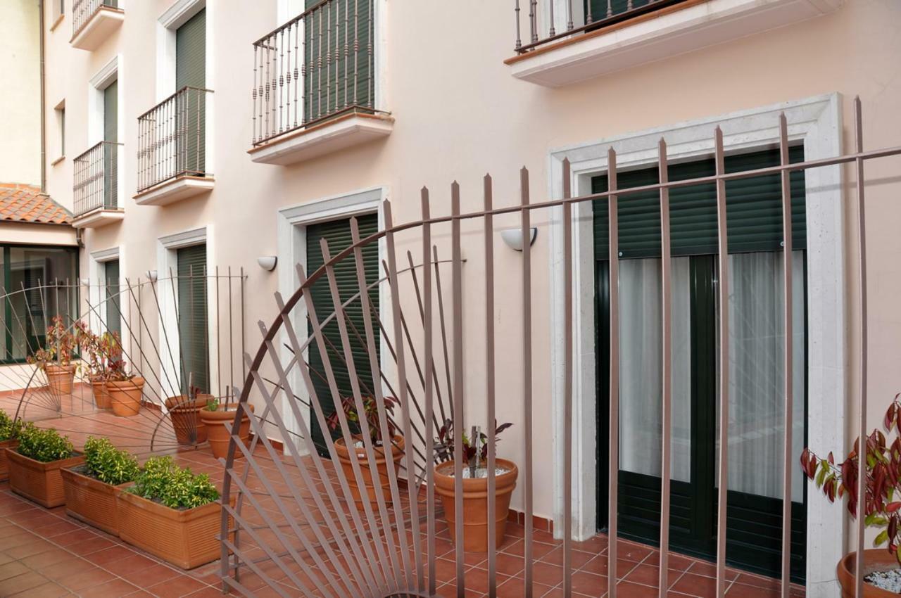Hotel Las Cabanas Peñaranda de Bracamonte Εξωτερικό φωτογραφία